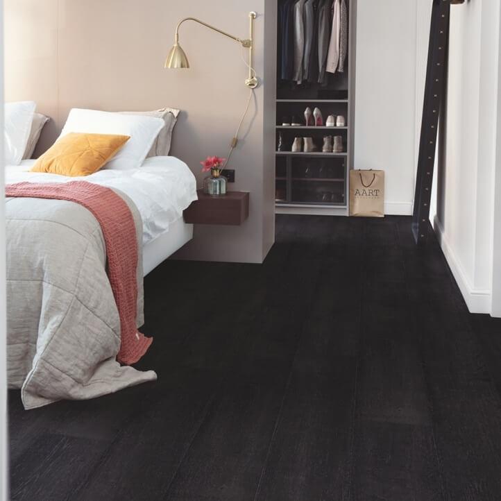 Quick Step Signature Painted Oak Black, Black Laminate Flooring Bedroom