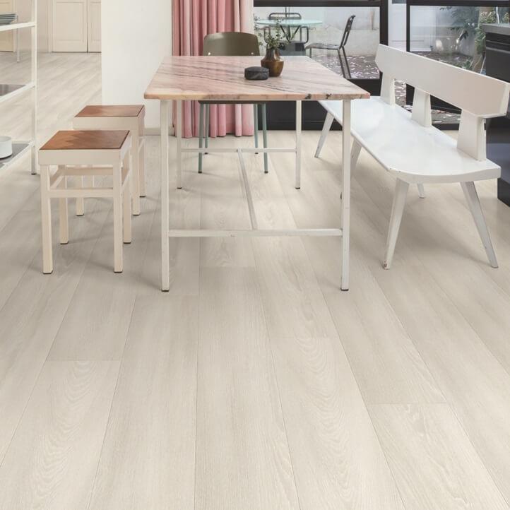 Quick Step Signature White Premium Oak, White Laminate Flooring Bedroom