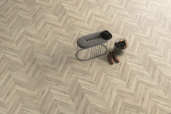 Baelea Chevron Washed Oak 8mm Laminate Flooring